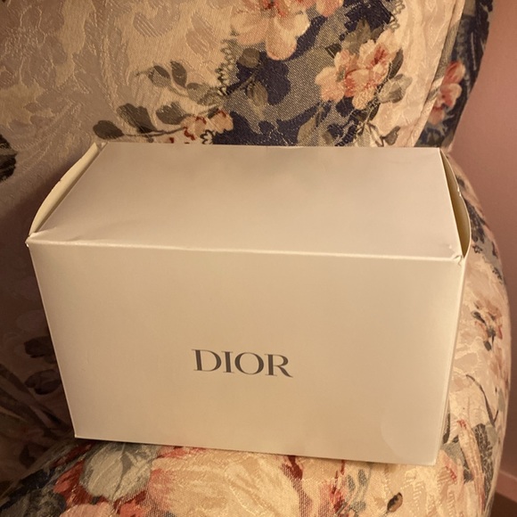 DIOR RED VELVET COSMETICS BAG NEW IN BOX 6” x 3” x 4” - Picture 2 of 9
